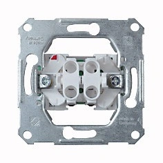 Mecanism buton dublu cu revenire