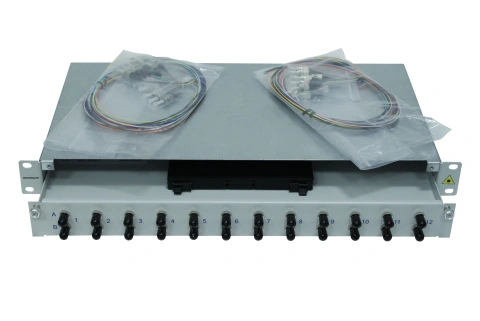 Splicebox, 8 fibre,ST,50/125µm OM3, culisant,19",1UV