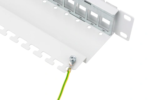 Patchpanel gol 19" pt. 24 module(SFA)(SFB),loc pt. Etichete_11
