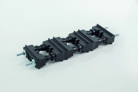 Suport de bare profilate din Al cu fixare pe spate,3200A, 3P