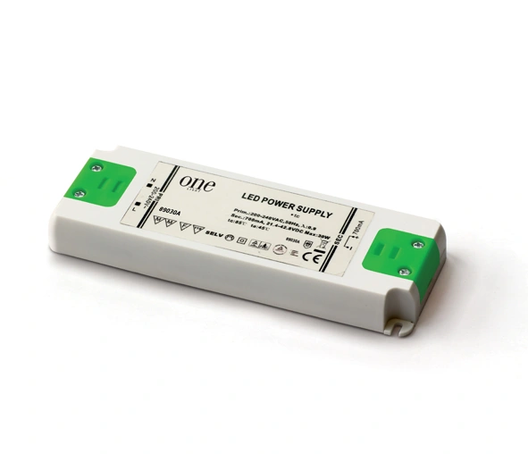 89030A, LED DRIVER 700mA 15-30w INPUT 230v