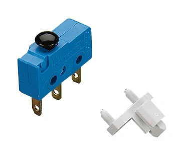 Contact auxilar, 1 CC, 250Vac / 5A sau 30Vcc / 4 A