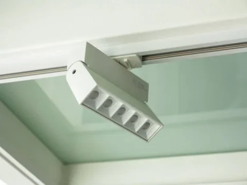 Corpuri pe Sina LED